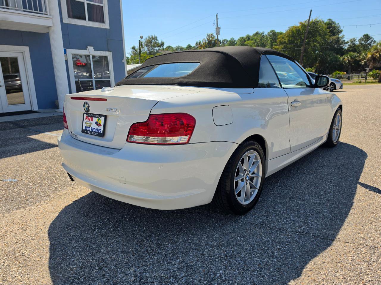 Used 2011 BMW 128i Convertible w/ Premium Pkg RWD image 5