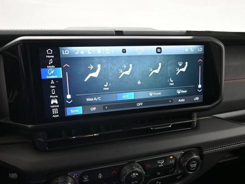 Used 2025 Jeep Wrangler Unlimited Rubicon AWD/4WD image 17