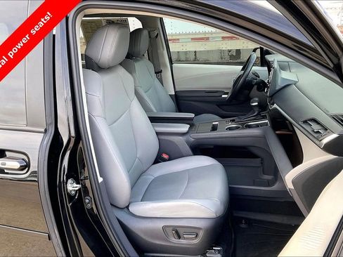 Used 2022 Toyota Sienna XLE w/ XLE Plus Package image 7