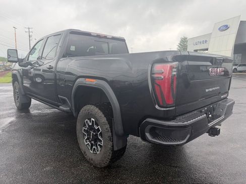 Used 2025 GMC Sierra 2500 AT4X AWD/4WD image 3