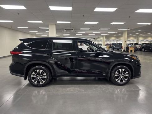 Used 2022 Toyota Highlander XLE image 8