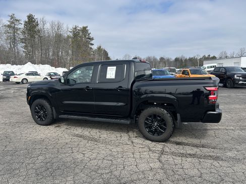 Used 2023 Nissan Frontier SV w/ Midnight Edition Package image 6