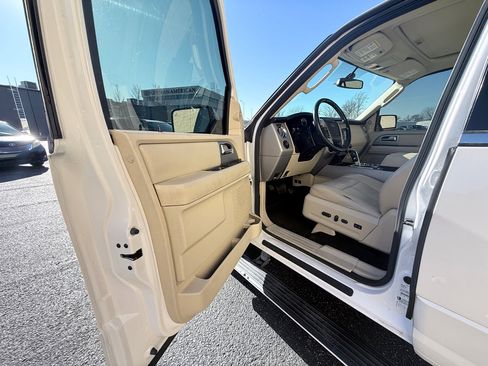 Used 2017 Ford Expedition Limited w/ Equipment Group 301A image 9