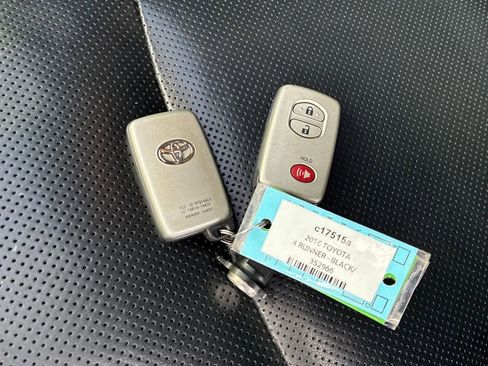 Used 2016 Toyota 4Runner Limited image 27