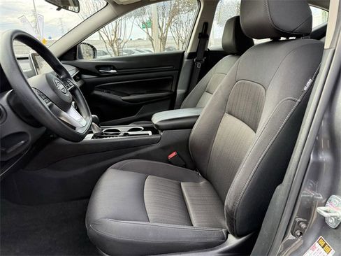 Used 2024 Nissan Altima 2.5 SV image 22