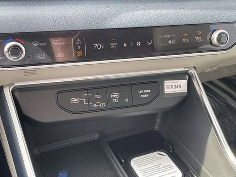 New 2026 Kia Carnival EX FWD image 36