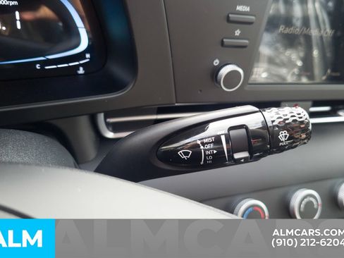 Certified 2026 Hyundai Elantra SE FWD image 32