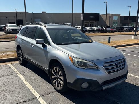 Used 2015 Subaru Outback 3.6R Limited image 2