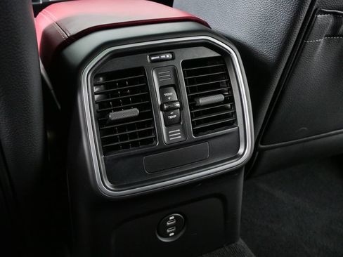 Certified 2023 Porsche Macan S AWD/4WD image 20
