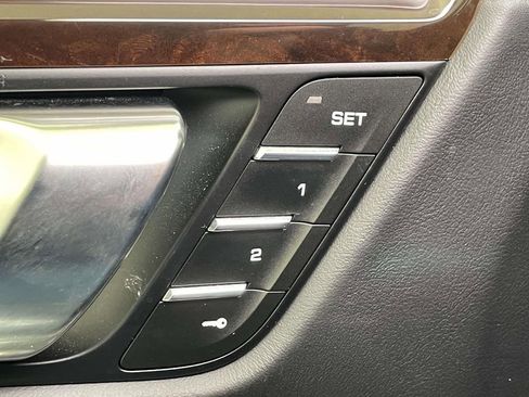 Used 2024 Porsche Macan S w/ Premium Plus Package image 37