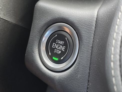 Used 2022 Chevrolet Tahoe Z71 w/ Luxury Package AWD/4WD image 34