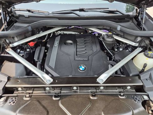 Used 2022 BMW X6 xDrive40i w/ M Sport Package AWD/4WD image 31