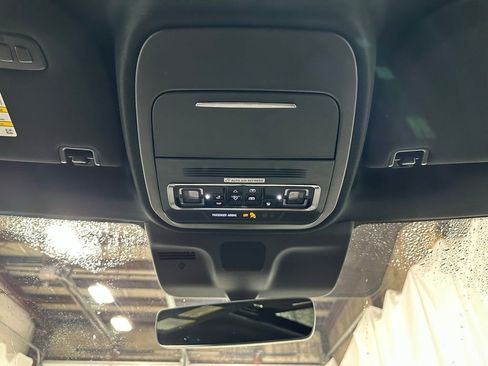 Used 2025 Lincoln Navigator Reserve image 45