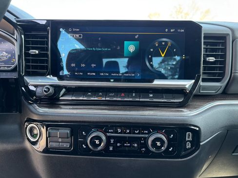 Used 2023 Chevrolet Silverado 1500 LT image 25