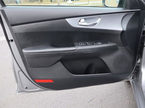 Used 2022 Kia Forte LXS w/ LXS Technology Package image 12