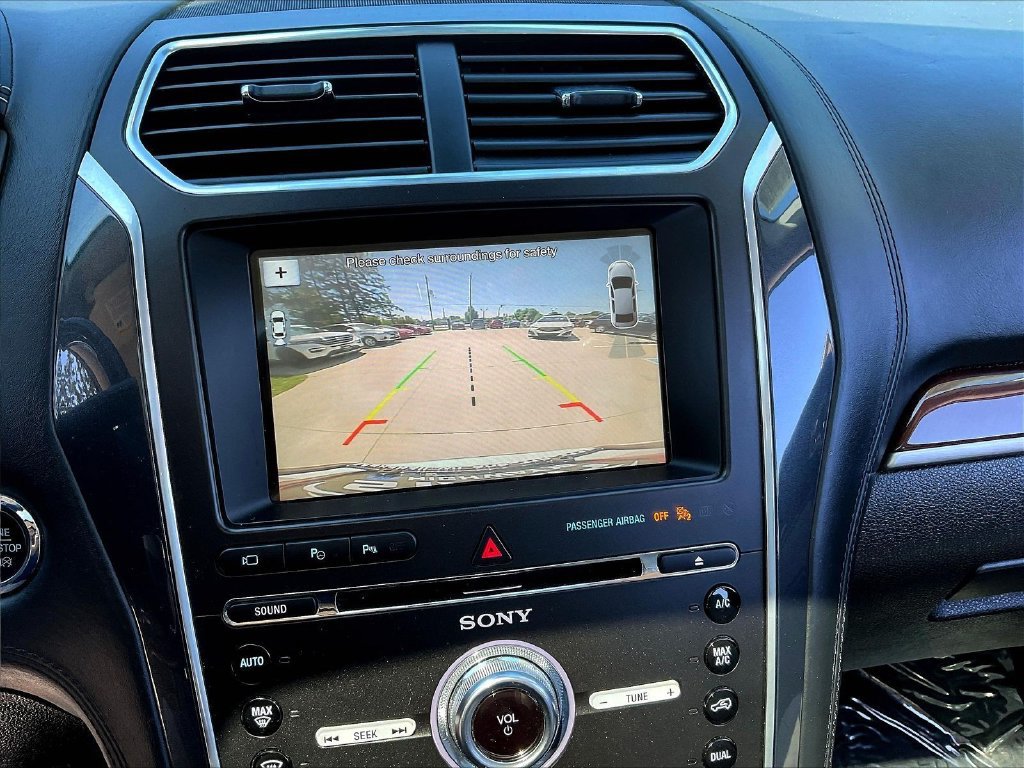 Used 2017 Ford Explorer Platinum AWD/4WD image 14