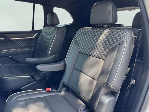 New 2026 GMC Acadia Denali FWD image 15