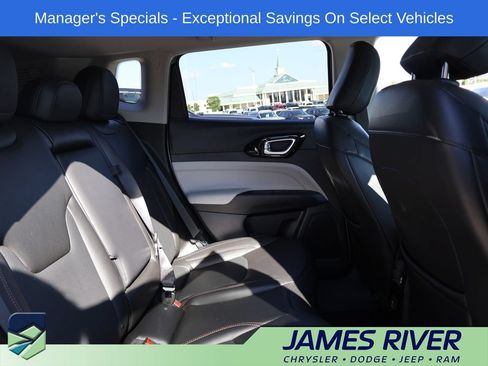 Used 2022 Jeep Compass Limited AWD/4WD image 12