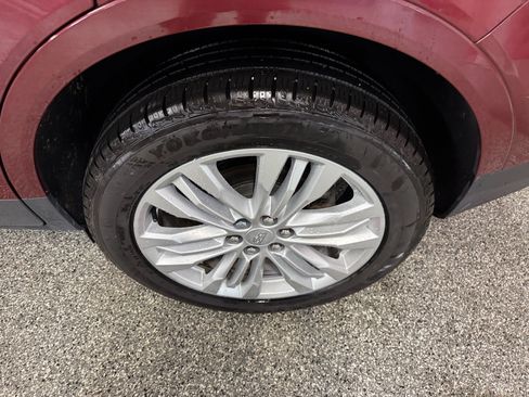 Used 2017 Cadillac XT5 Premium Luxury w/ Advanced Security Package FWD image 14