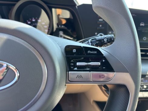 Used 2023 Hyundai Elantra SEL image 30