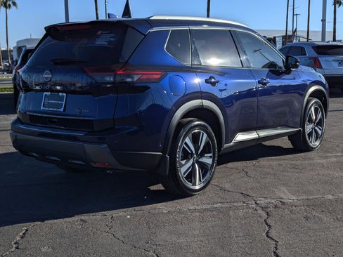 Certified 2025 Nissan Rogue SL image 2