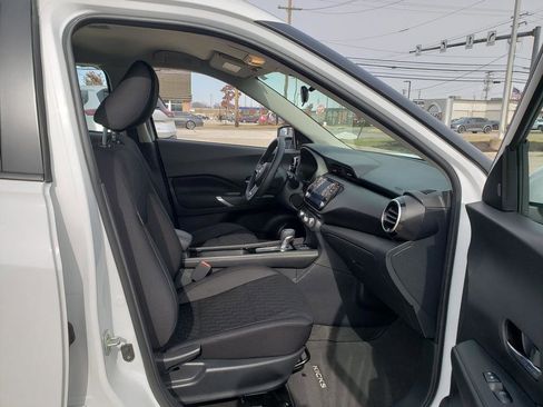 Used 2023 Nissan Kicks SV image 28