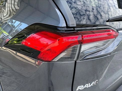 Used 2021 Toyota RAV4 XLE image 18