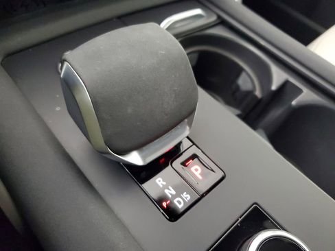 Used 2023 Land Rover Discovery Metropolitan Edition AWD/4WD image 32