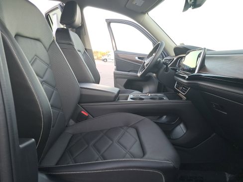 Certified 2024 Volkswagen Atlas SE image 10