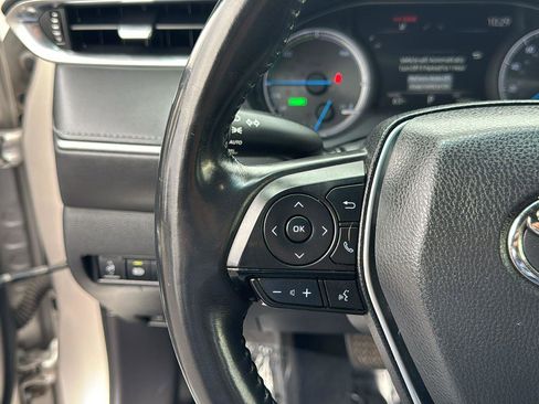 Used 2021 Toyota Venza XLE w/ Softex Package image 16