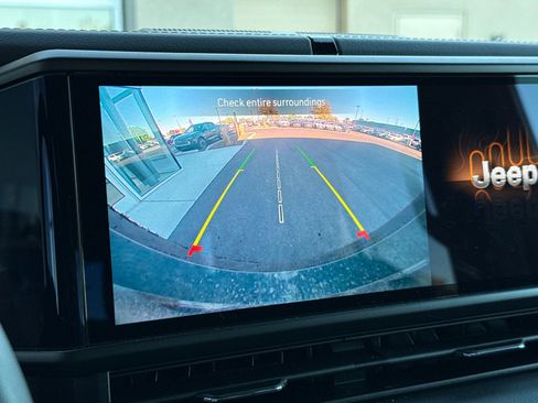 Used 2024 Jeep Wrangler Unlimited Sahara image 21