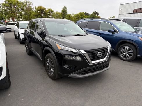Used 2023 Nissan Rogue S FWD image 2