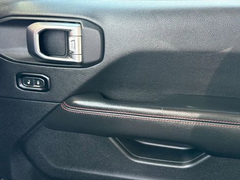 Used 2020 Jeep Gladiator Rubicon w/ Uconnect 4C Nav & Sound Group image 28