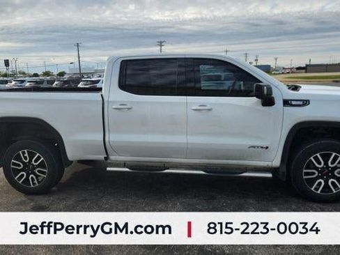 Used 2021 GMC Sierra 1500 AT4 w/ AT4 Premium Package AWD/4WD image 3