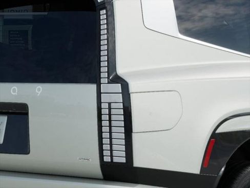 New 2026 Hyundai Ioniq 9 SEL image 10