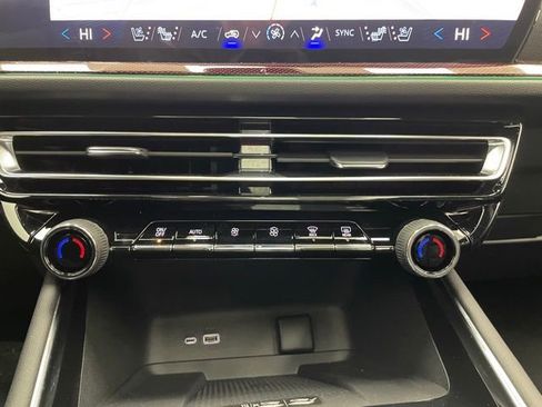 New 2026 Chevrolet Traverse RS w/ LPO, Floor Liner Package image 6