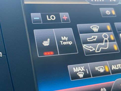 Used 2013 Lincoln MKZ FWD image 22