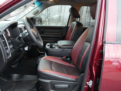 Used 2019 RAM 1500 Tradesman w/ Tradesman SXT Package image 3