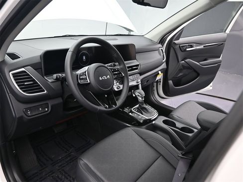 New 2026 Kia Seltos EX image 16