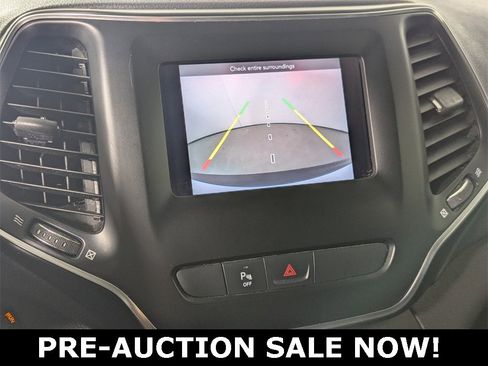 Used 2019 Jeep Cherokee Latitude Plus image 24