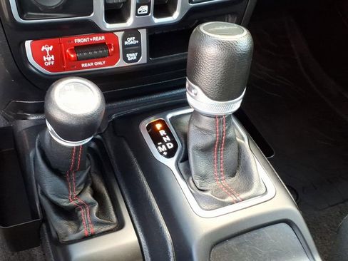 Used 2020 Jeep Gladiator Rubicon w/ LED Lighting Group image 9