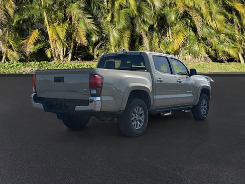Used 2019 Toyota Tacoma SR5 RWD image 4