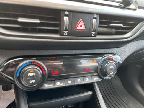 Used 2019 Kia Forte LXS FWD image 22