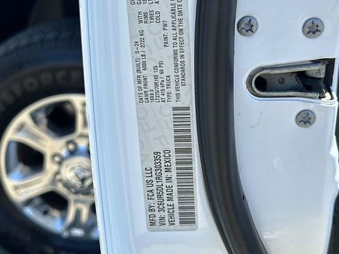 Used 2024 RAM 2500 Big Horn AWD/4WD image 32