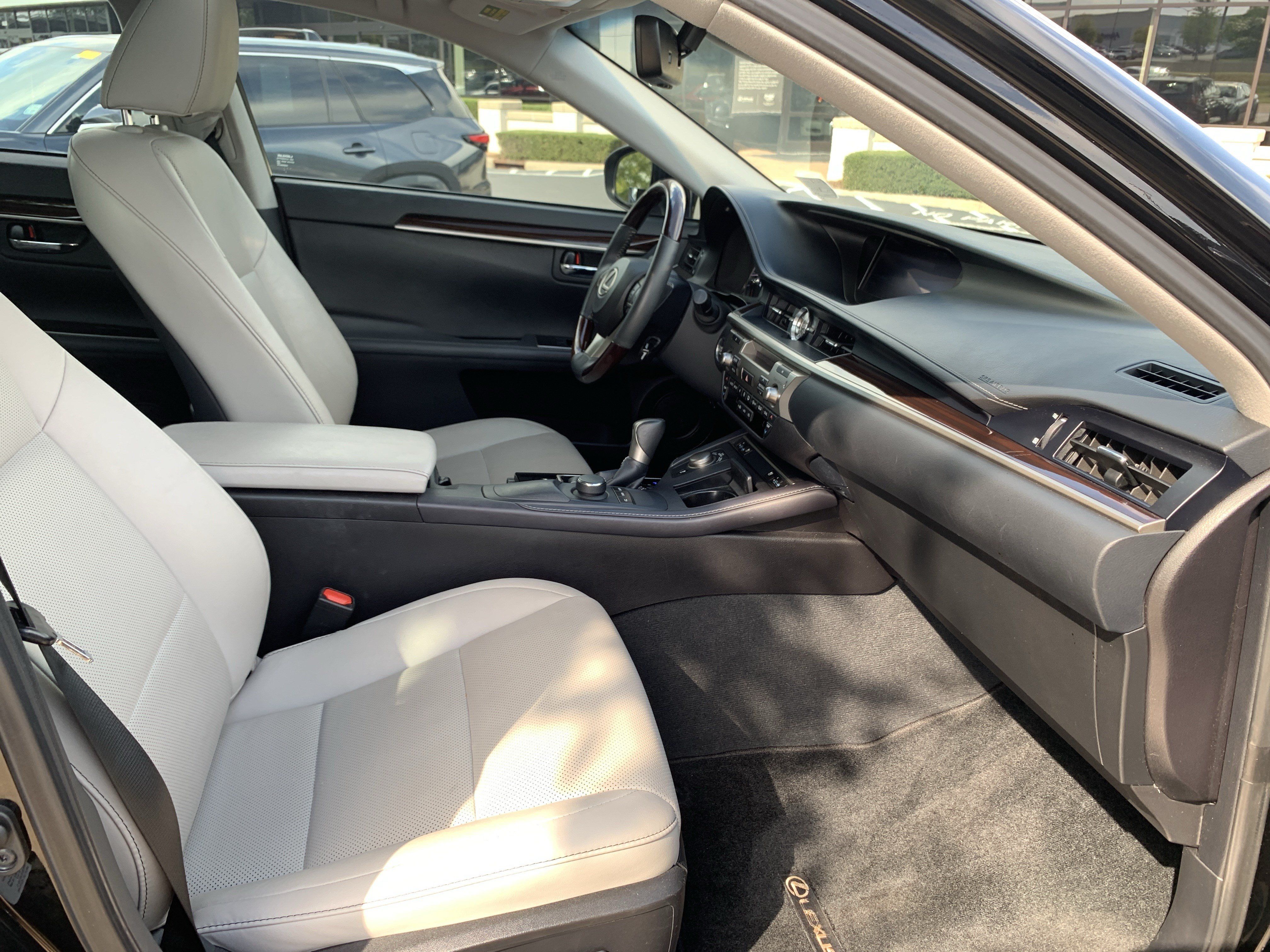 Used 2017 Lexus ES 350 w/ Premium Package FWD image 35