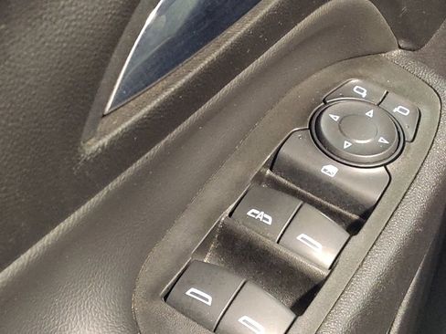 Used 2021 Chevrolet Equinox LT image 27