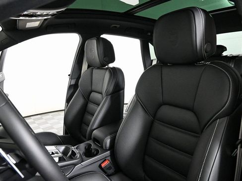 Used 2026 Porsche Macan image 5