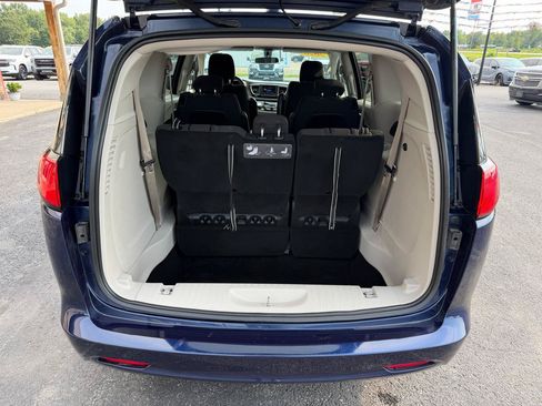 Used 2020 Chrysler Voyager LX w/ Cold Weather Group FWD image 6