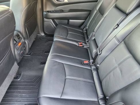Used 2019 Nissan Pathfinder SL FWD image 28