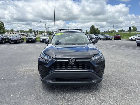 Used 2021 Toyota RAV4 LE AWD/4WD image 16